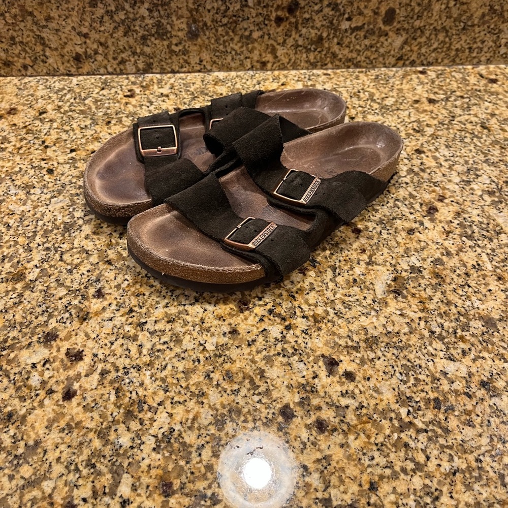 Birkenstock brown suede leather classic Arizona two strap sandals Size 9 Women’s
